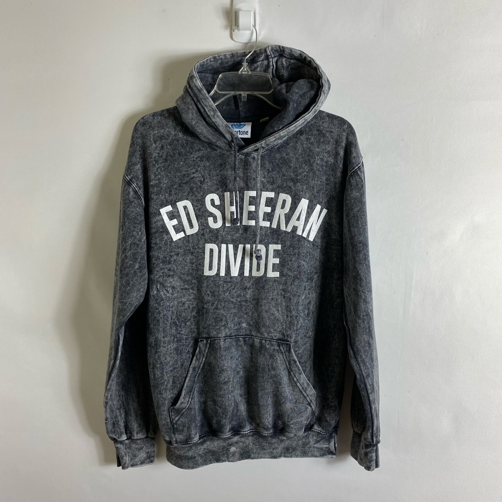 Color tone sweat top